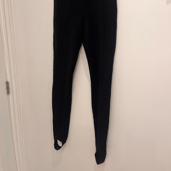 2/40$. HUE black legging size small high waist. Stirrup - Picture 2 of 5